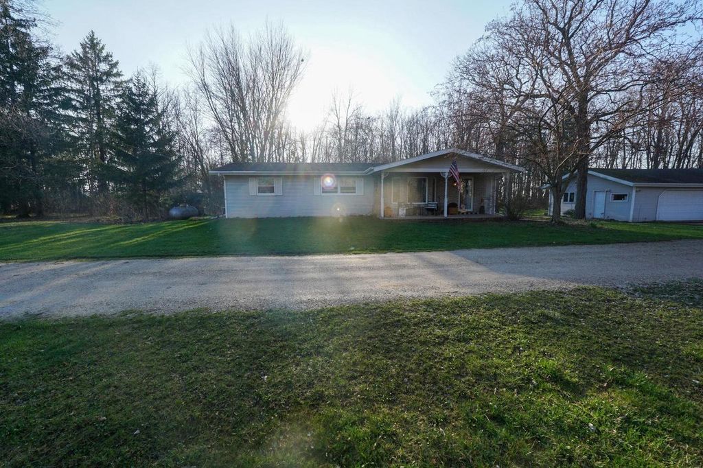 Photo of W4986 Hwy 10, Menasha, WI 54952 (MLS # 50323876)