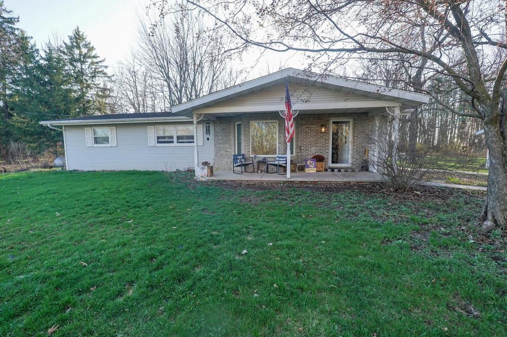 Photo of W4986 Hwy 10, Menasha, WI 54952 (MLS # 50323876)