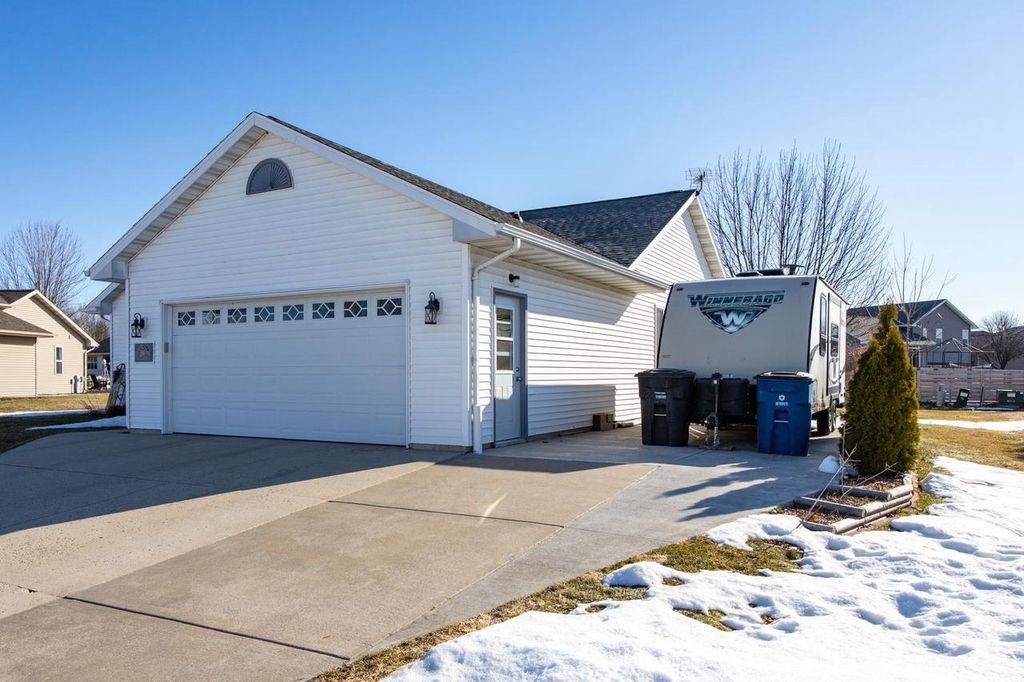Photo of 286 Goldenrod DRIVE, Omro, WI 54963 (MLS # 50322664)