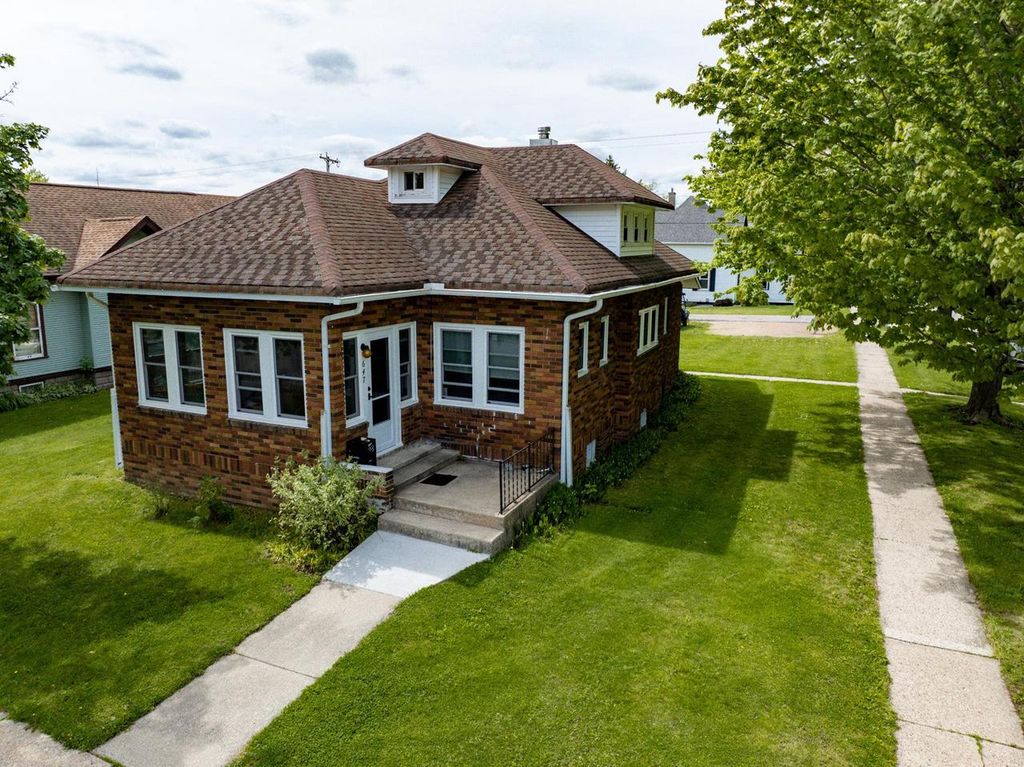 Photo of 647 Pine AVENUE, Hillsboro, WI 54634 (MLS # 2023668)
