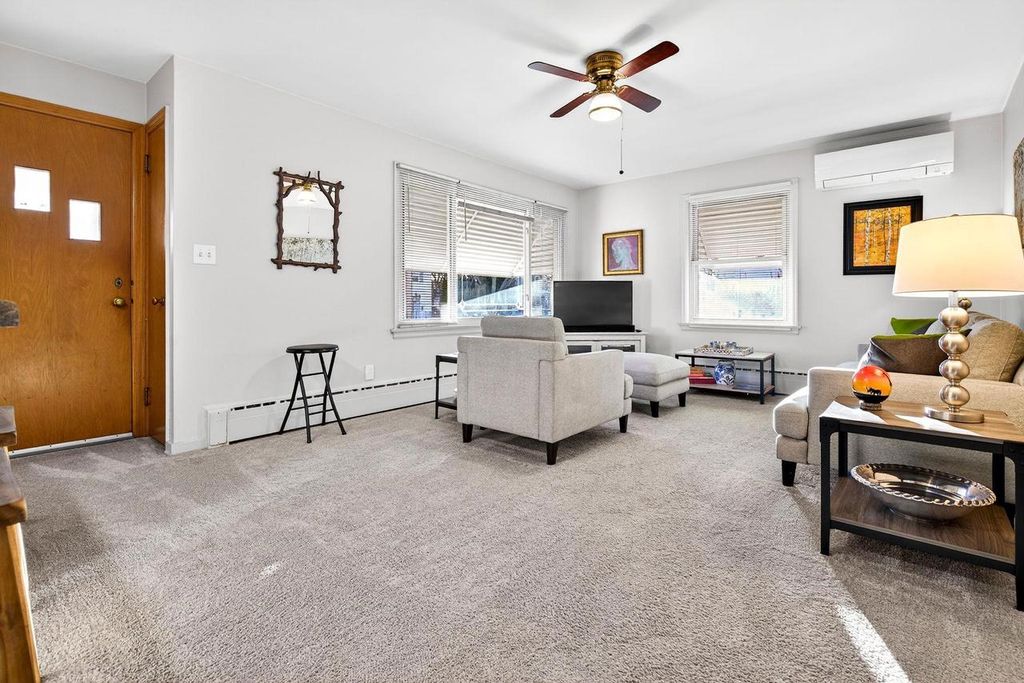 Photo of 934 W 9th AVENUE, Oshkosh, WI 54902 (MLS # 50321479)