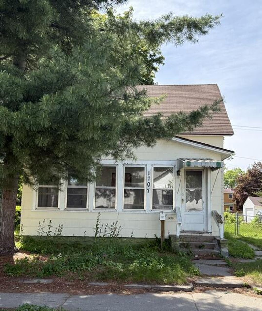 Photo of 1707 Charles STREET, La Crosse, WI 54603 (MLS # 1963062)