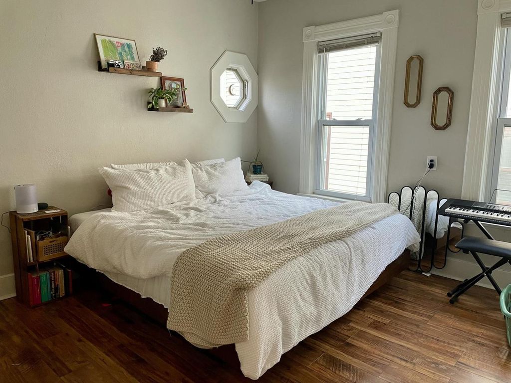 Photo of 810 E Lincoln AVENUE, Milwaukee, WI 53207 (MLS # 1959572)