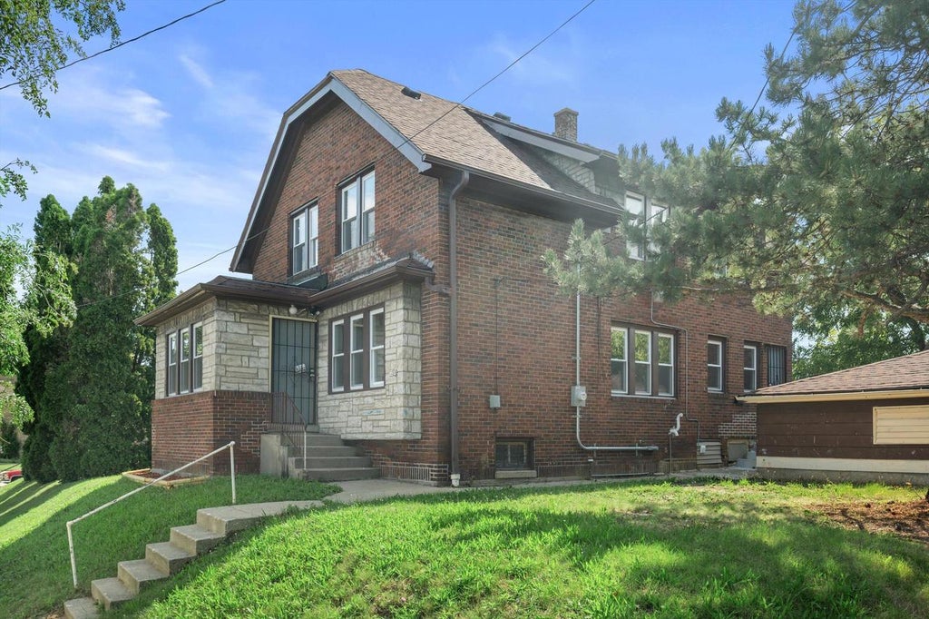 Photo of 3258 N 23rd STREET, Milwaukee, WI 53206 (MLS # 1976111)