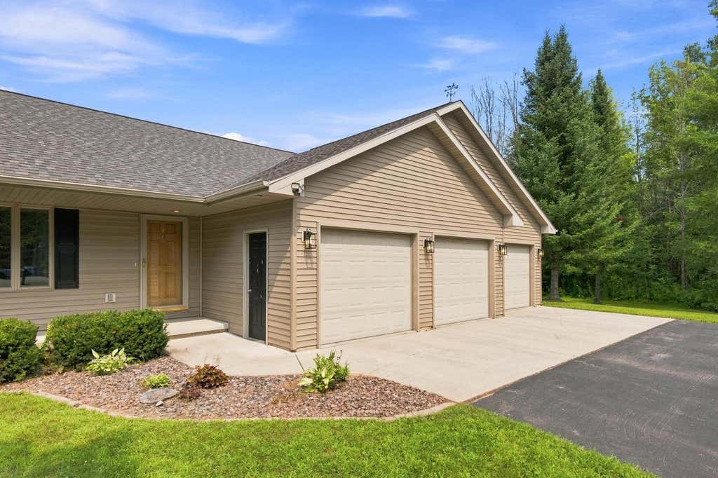 Photo of 1075 Kim LANE, Little Suamico, WI 54141 (MLS # 50330762)
