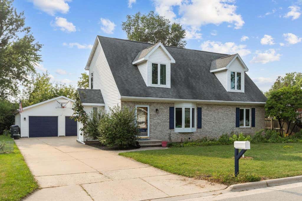 Photo of 2345 Brantwood DRIVE, Neenah, WI 54956 (MLS # 50330853)