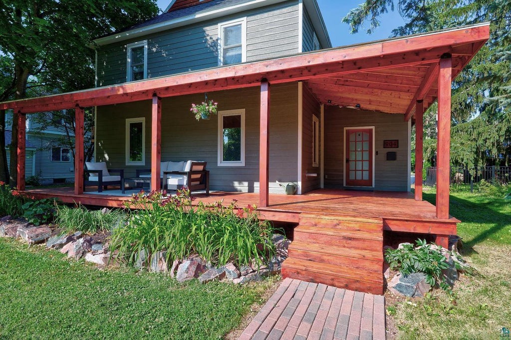 Photo of 904 9th Ave W AVE, Ashland, WI 54806 (MLS # 6126939)