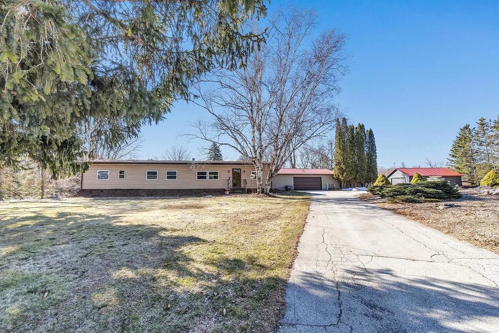 Photo of E3365 State Highway 29, Kewaunee, WI 54216 (MLS # 50323478)