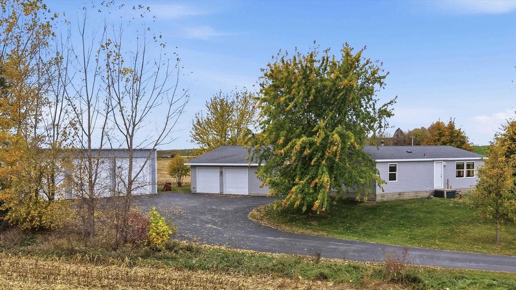 Photo of 1626 Old Wooden Bridge ROAD, Manitowoc, WI 54220 (MLS # 50334965)
