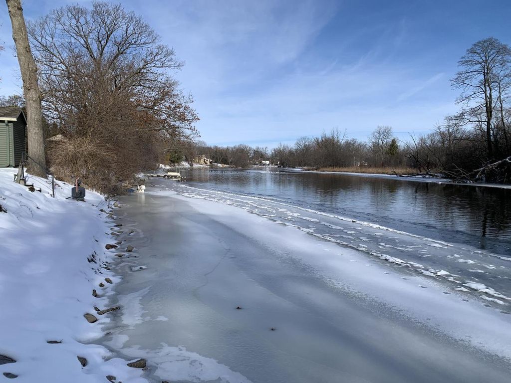 Photo of 123 Riverview DRIVE, Burlington, WI 53105 (MLS # 1946723)