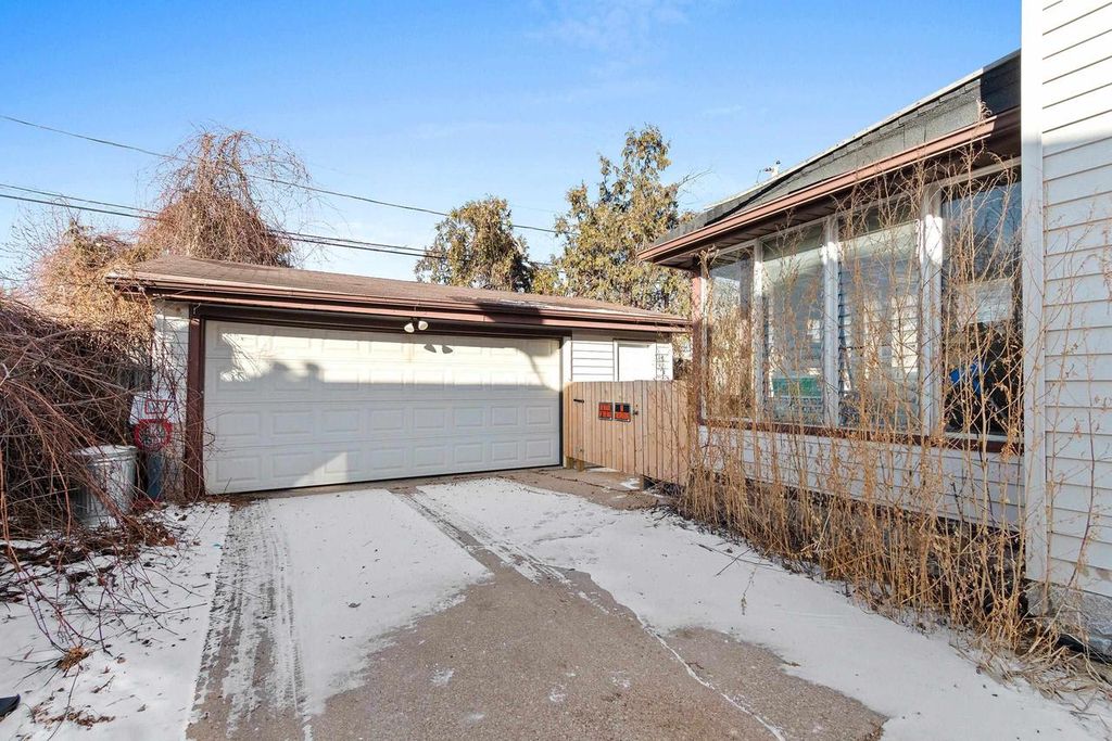 Photo of 1312 S Riverdale DRIVE, Appleton, WI 54914 (MLS # 50320105)