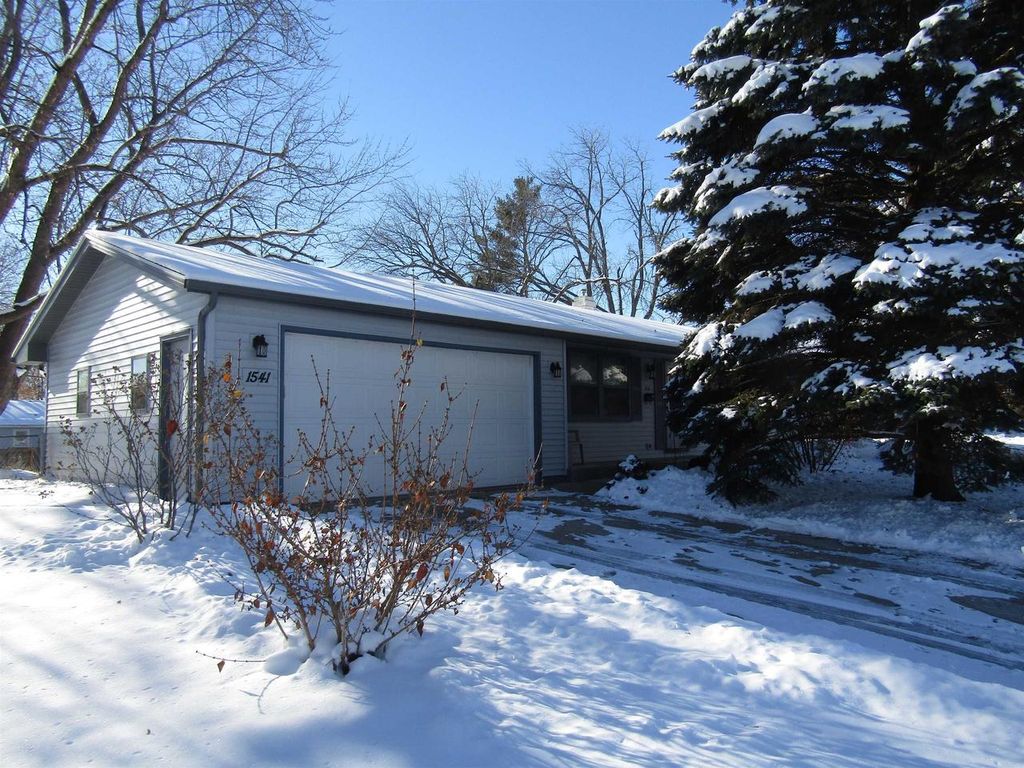 Photo of 1541 Glendale STREET, Janesville, WI 53546 (MLS # 2013378)