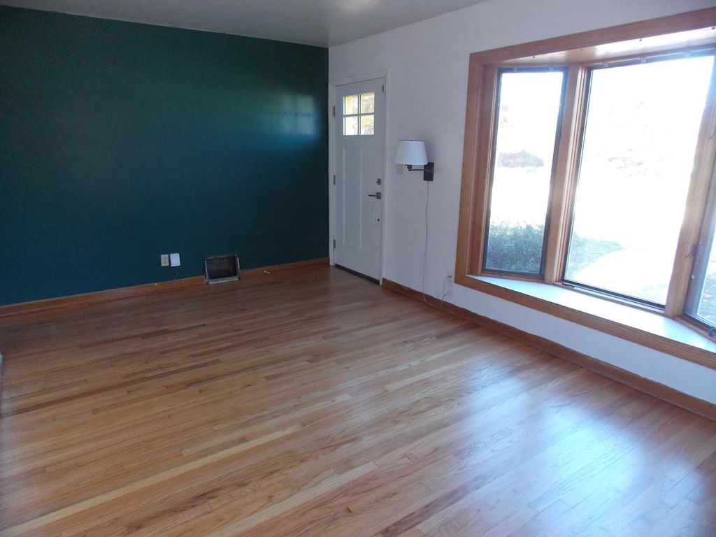 Photo of 2309 E Leroy AVENUE, Saint Francis, WI 53235 (MLS # 1938186)