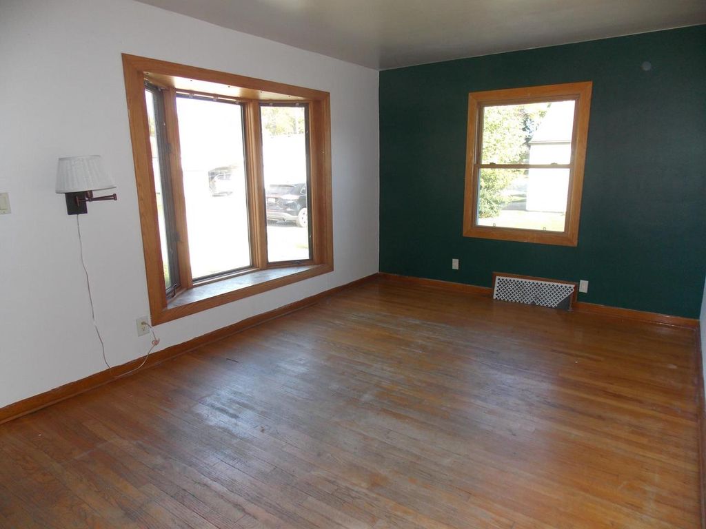 Photo of 2309 E Leroy AVENUE, Saint Francis, WI 53235 (MLS # 1938186)