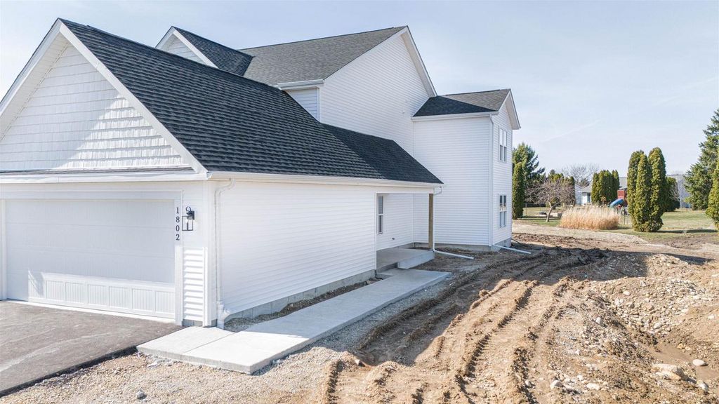 Photo of 1802-1804 W Kyle CIRCLE, Beloit, WI 53511 (MLS # 2019778)