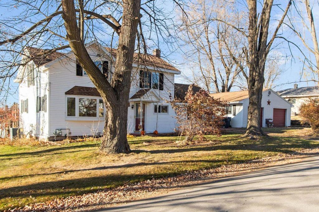 Photo of 211 N Briggs STREET, Hortonville, WI 54944 (MLS # 50318187)