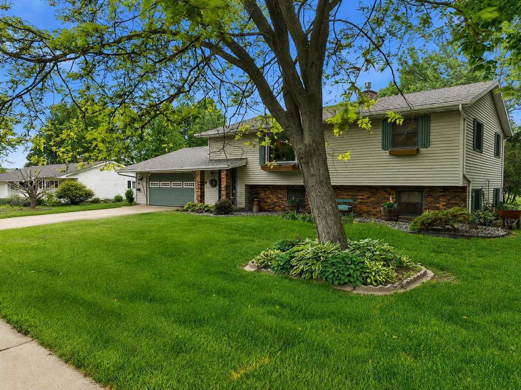 Photo of 1019 W Upham STREET, Marshfield, WI 54449 (MLS # 22604033)