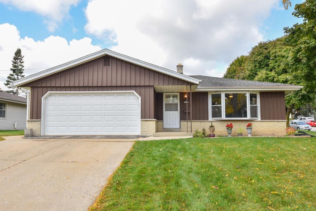 Photo of 5107 S 20th STREET, Milwaukee, WI 53221 (MLS # 1940235)