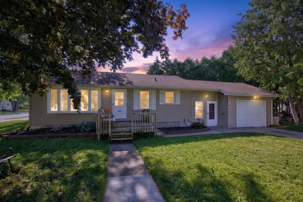 Photo of 440 18th Avenue South AVE, Wisconsin Rapids, WI 54494 (MLS # 22602991)