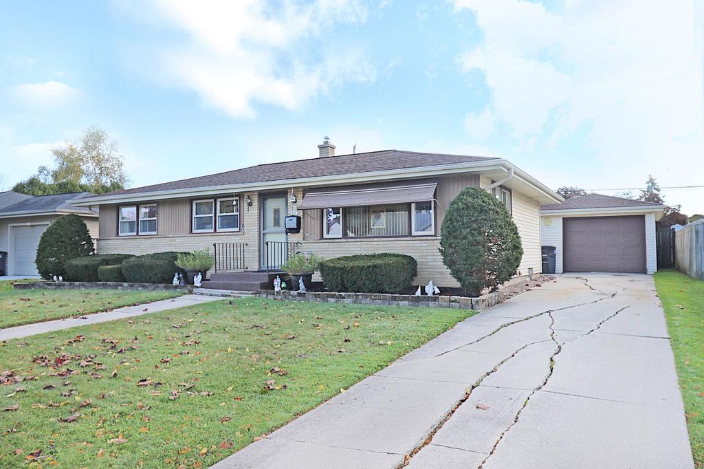 Photo of 2011 N 27th STREET, Sheboygan, WI 53081 (MLS # 1940565)