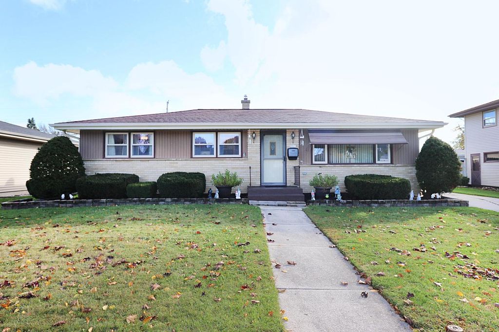 Photo of 2011 N 27th STREET, Sheboygan, WI 53081 (MLS # 1940565)