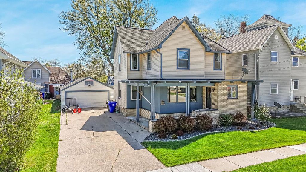 Photo of 706 Metoxen AVENUE, Kaukauna, WI 54130 (MLS # 50325260)