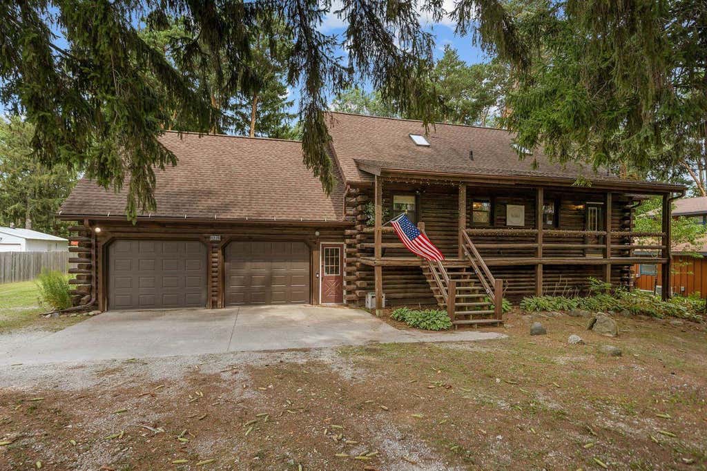Photo of 1712 E Edgewood DRIVE, Appleton, WI 54913 (MLS # 50331295)