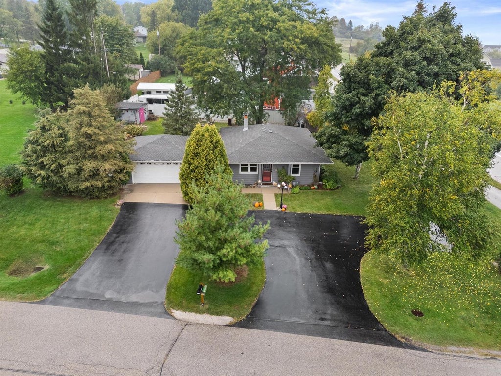 Photo of 1505 State Highway 175, Hubertus, WI 53033 (MLS # 1986090)