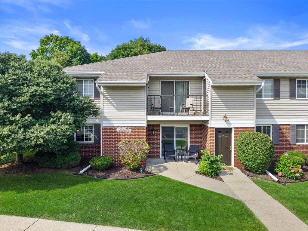Photo of W168N11065 Ashbury CIRCLE #1, Germantown, WI 53022 (MLS # 1978527)