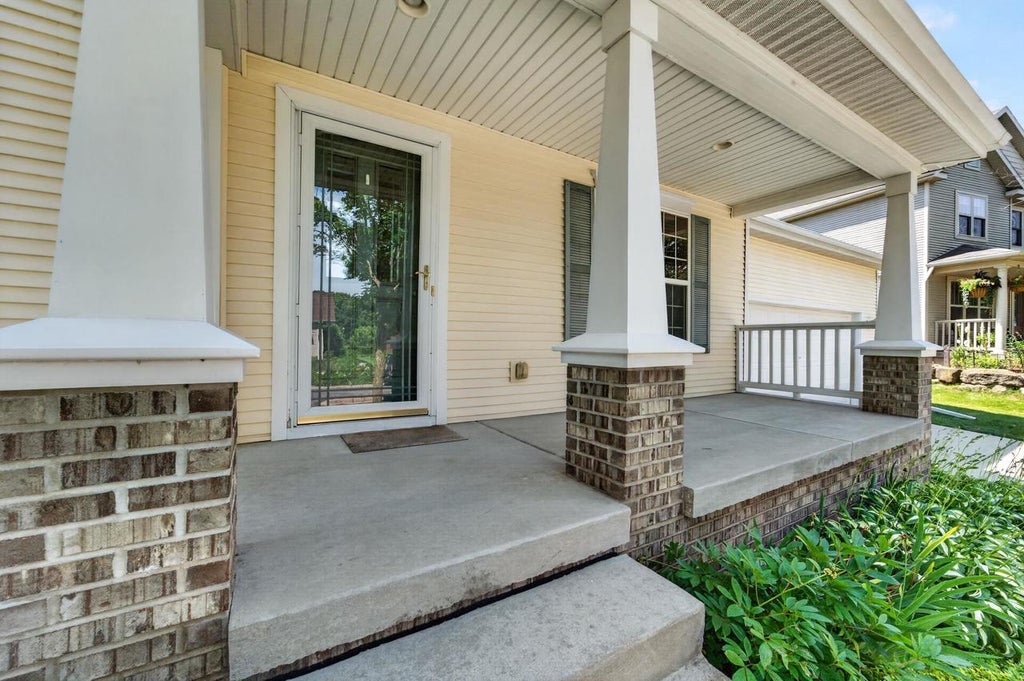 Photo of 1305 Dewberry DRIVE, Madison, WI 53719 (MLS # 2027840)