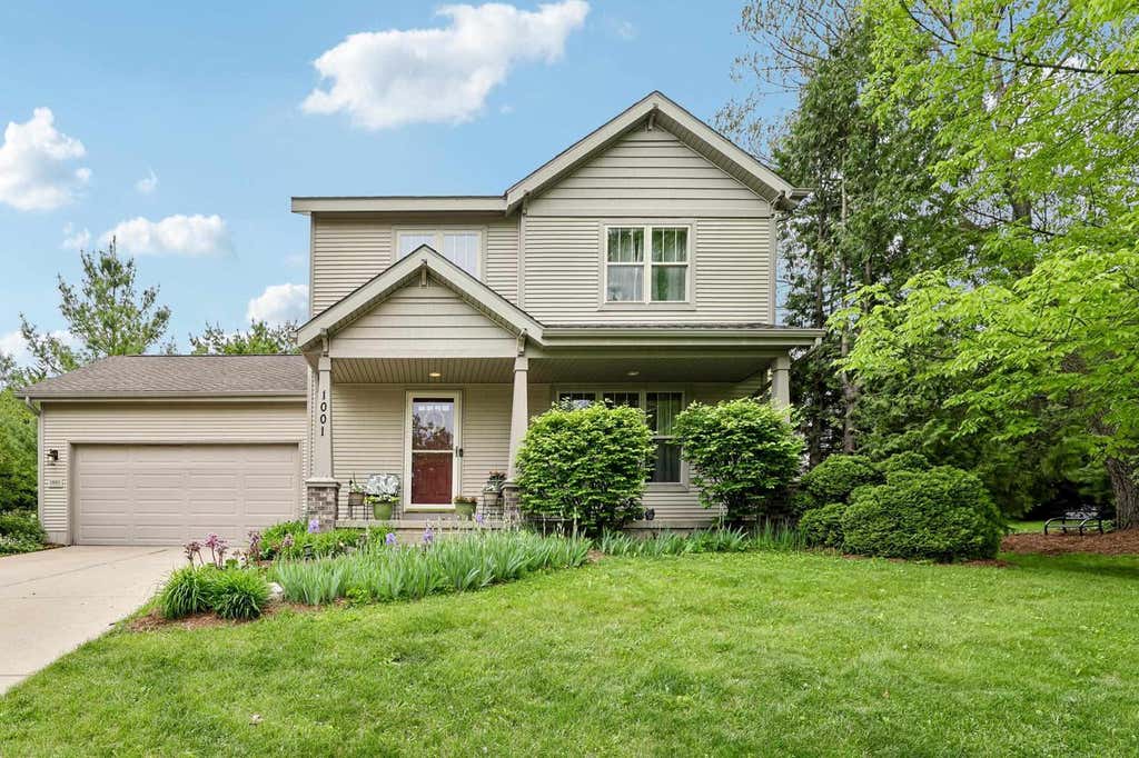 Photo of 1001 Glacier Hill DRIVE, Madison, WI 53704 (MLS # 2024122)