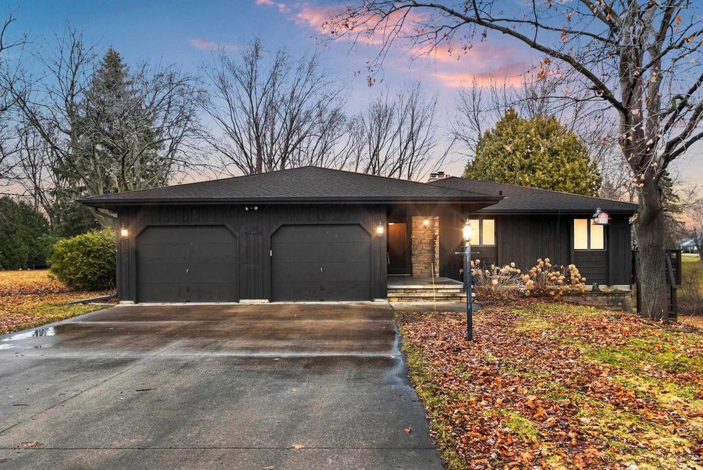 Photo of N9562 Otte COURT, Appleton, WI 54915 (MLS # 50322978)