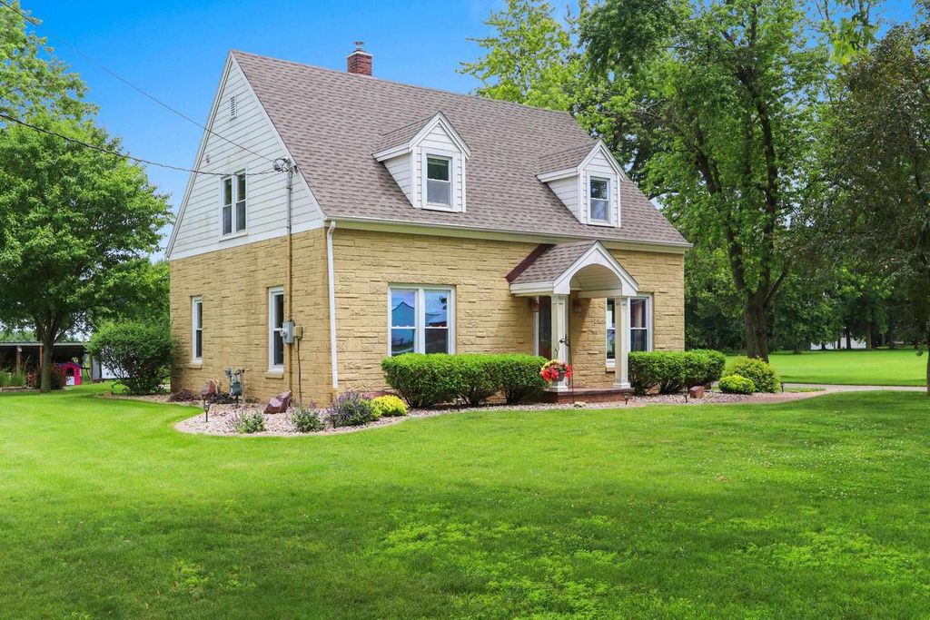 Photo of N4136 County Rd C, Kaukauna, WI 54130 (MLS # 50328932)