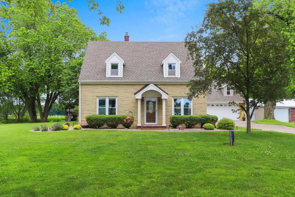 Photo of N4136 County Rd C, Kaukauna, WI 54130 (MLS # 50328932)