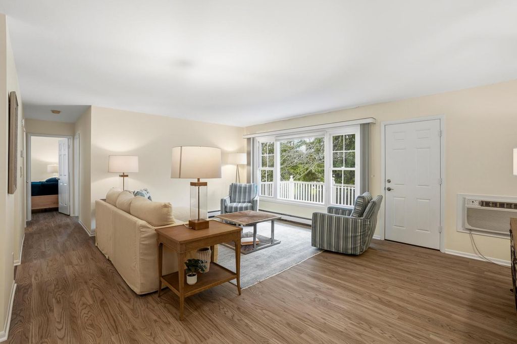 Photo of 524 Laurel Lake ROAD #6, Thiensville, WI 53092 (MLS # 1953099)