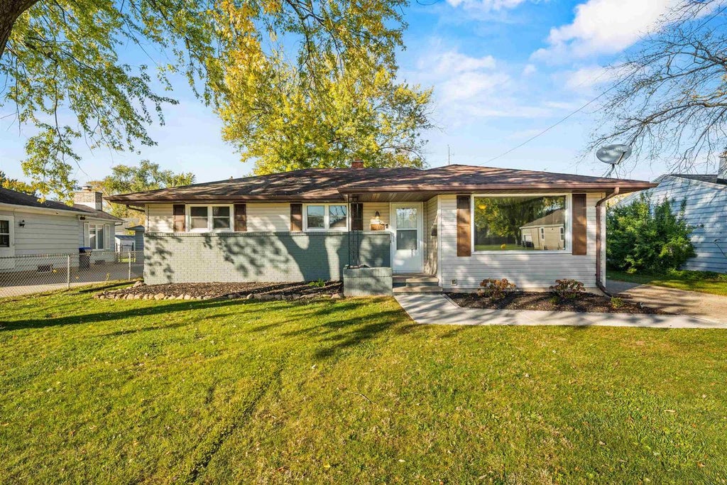 Photo of 653 McKinley STREET, Neenah, WI 54956 (MLS # 50334960)