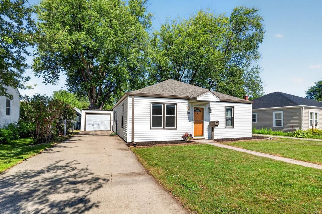 Photo of 110 S Platten STREET, Green Bay, WI 54303 (MLS # 50330085)