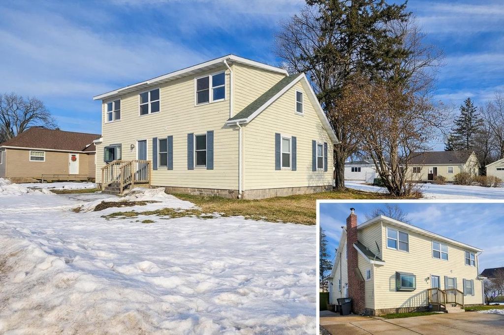 Photo of 131 21st Avenue South Ave, Wisconsin Rapids, WI 54495 (MLS # 22600113)