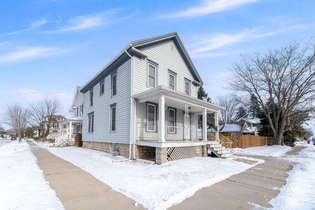 Photo of 602 Ceape AVENUE, Oshkosh, WI 54901 (MLS # 50320285)