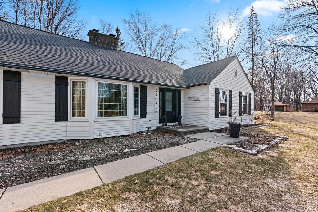 Photo of 2482 Morning Star COURT, Green Bay, WI 54302 (MLS # 50323409)