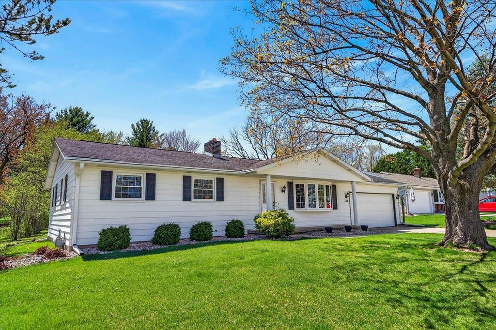 Photo of 324 N Nine Mound ROAD, Verona, WI 53593 (MLS # 2021214)