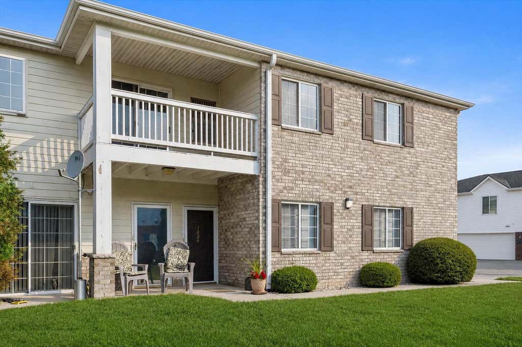 Photo of 837 Boulder TRAIL #1006, Mount Pleasant, WI 53406 (MLS # 1973763)