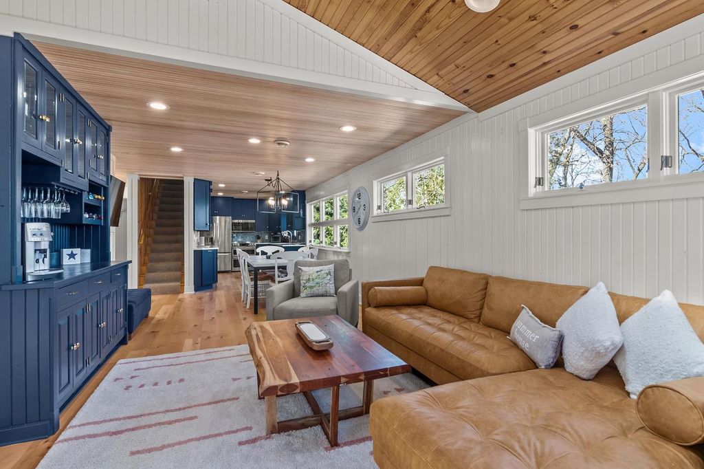 Photo of N1821 Oakland ROAD, Lake Geneva, WI 53147 (MLS # 1942525)