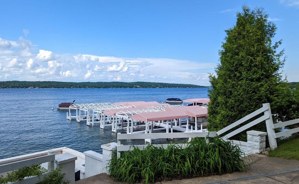 Photo of N1821 Oakland ROAD, Lake Geneva, WI 53147 (MLS # 1942525)