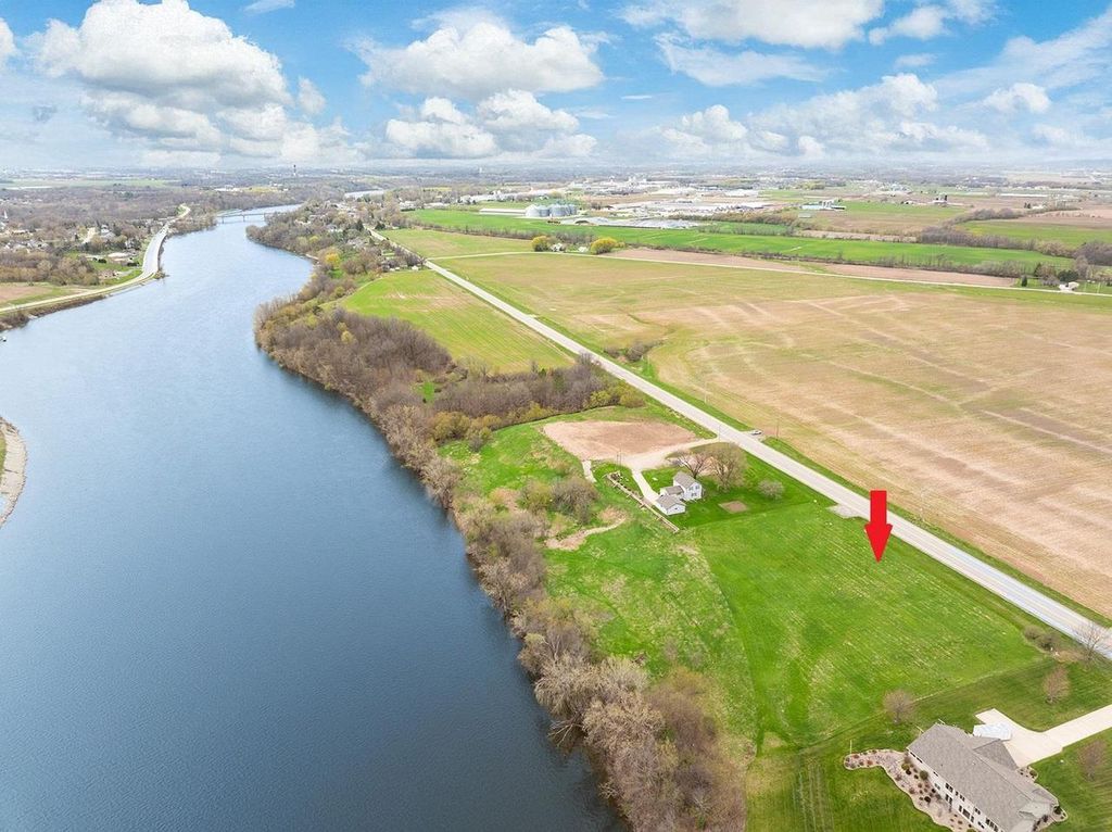 Photo of 4251 Lost Dauphin ROAD, De Pere, WI 54115 (MLS # 50323653)