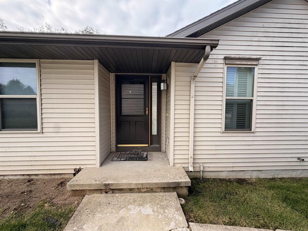 Photo of 25 Plum Tree Village, Beloit, WI 53511 (MLS # 2027509)
