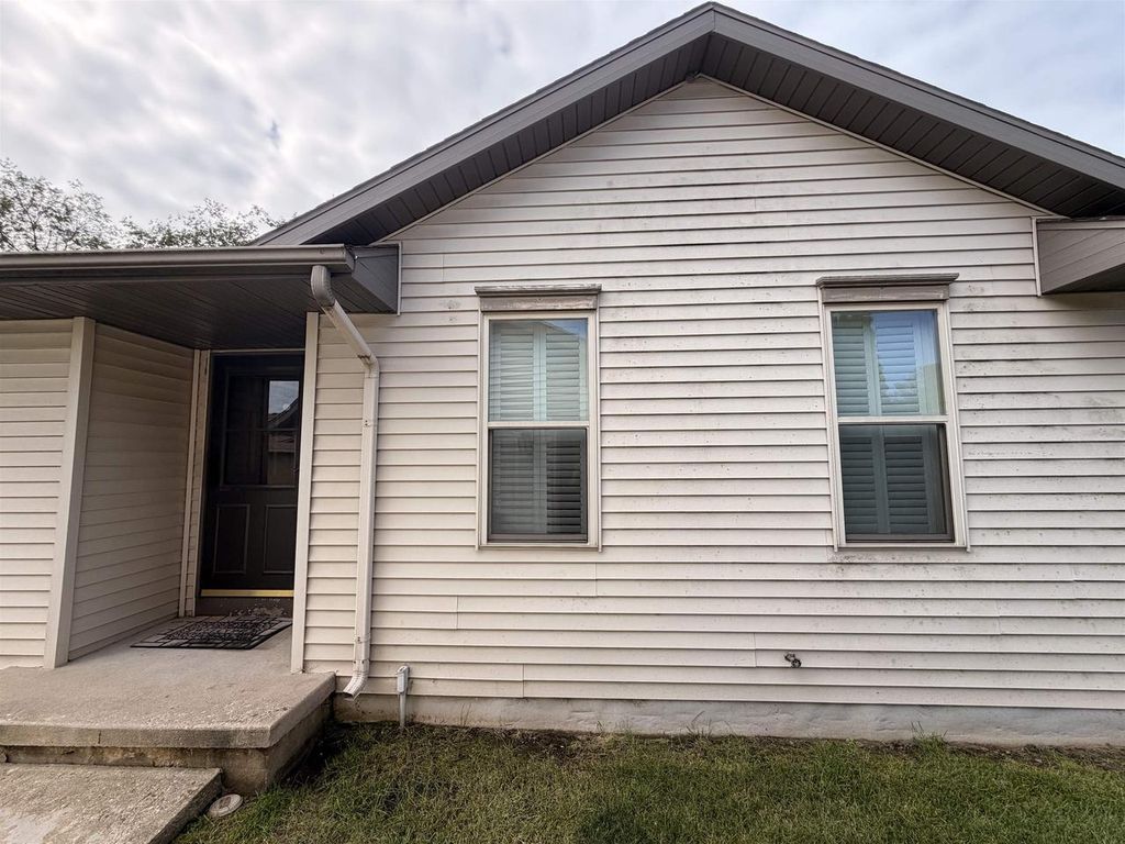 Photo of 25 Plum Tree Village, Beloit, WI 53511 (MLS # 2027509)