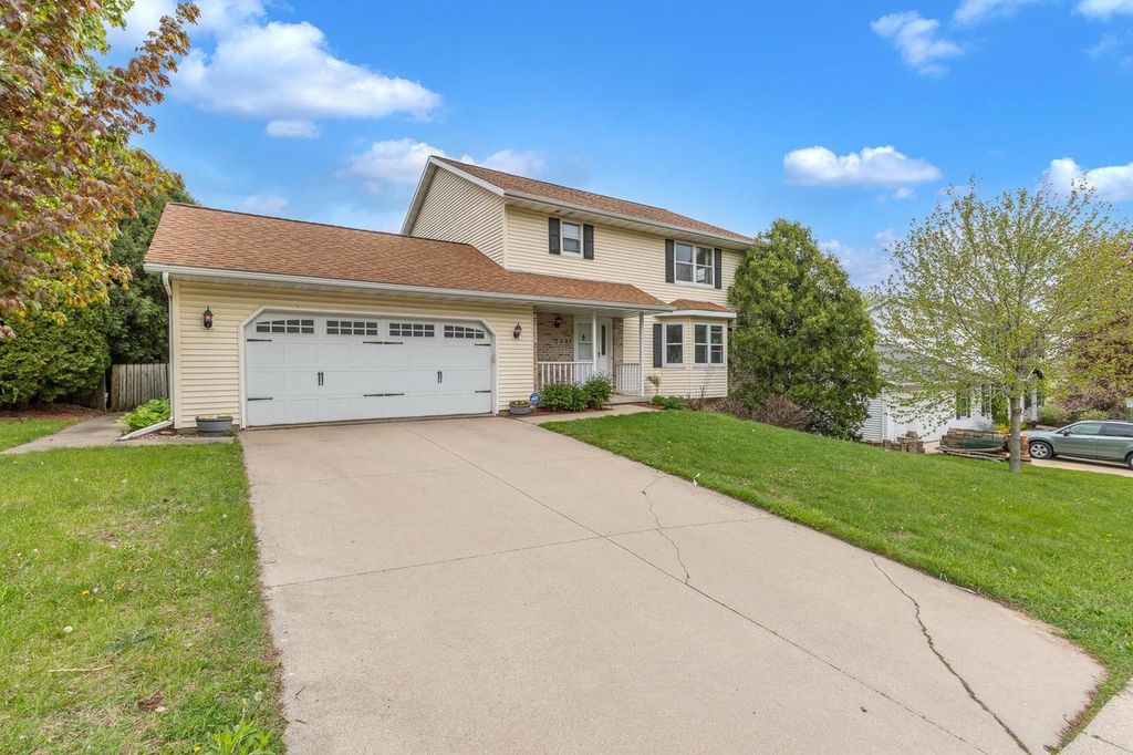 Photo of 2941 Maple Run DRIVE, Madison, WI 53719 (MLS # 2022462)
