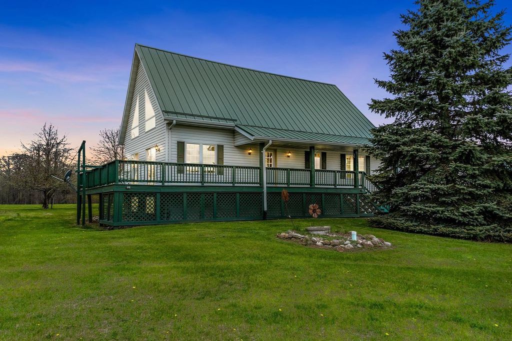 Photo of N7437 County Road Gg, Crivitz, WI 54114 (MLS # 50325148)