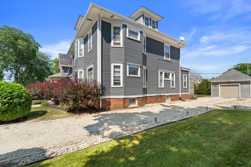 Photo of 4417 7th AVENUE, Kenosha, WI 53140 (MLS # 1974283)